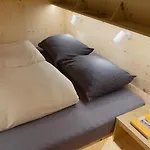 Honeybee - Hisa Kranjske Cebele Visnja Gora