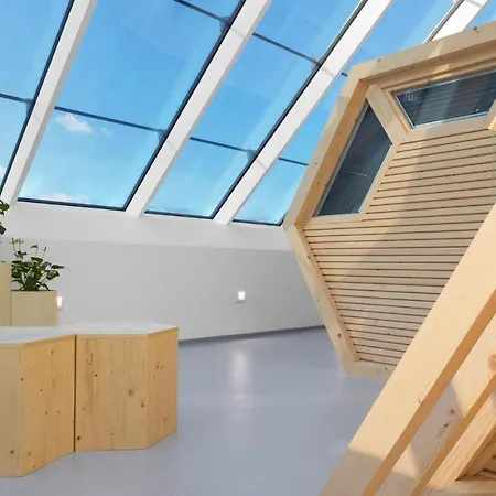 Honeybee - Hisa Kranjske Cebele