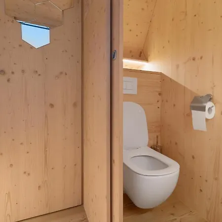 Honeybee - Hisa Kranjske Cebele * Visnja Gora