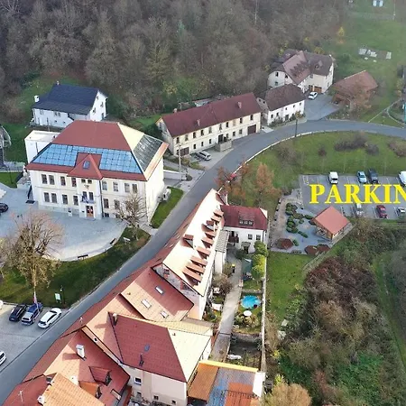 Honeybee - Hisa Kranjske Cebele *