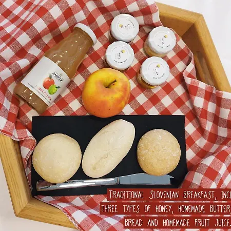 Honeybee - Hisa Kranjske Cebele Гостевой дом