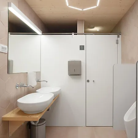 Honeybee - Hisa Kranjske Cebele