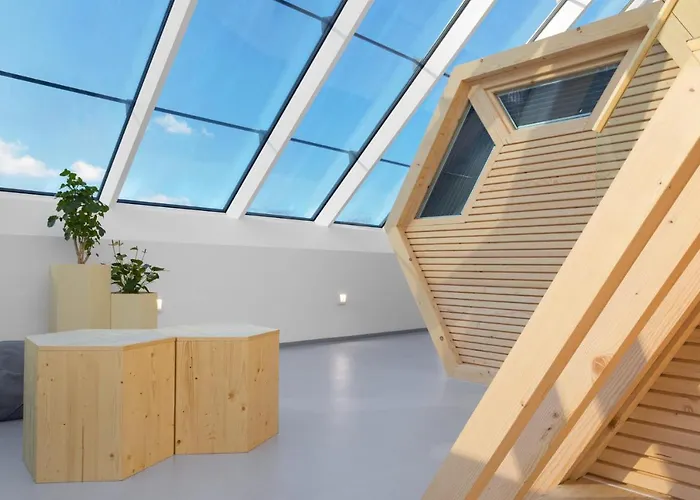 Honeybee - Hisa Kranjske Cebele