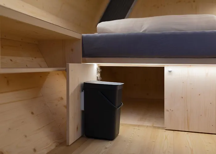 Honeybee - Hisa Kranjske Cebele Visnja Gora