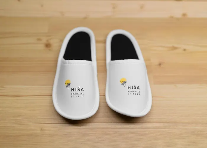 Honeybee - Hisa Kranjske Cebele * Visnja Gora