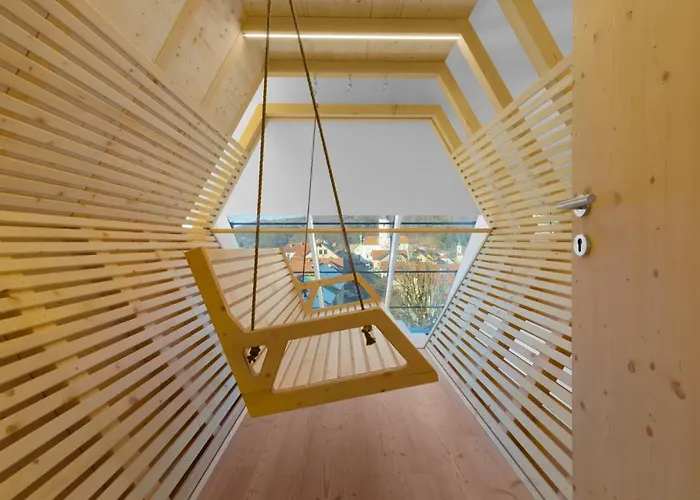 Honeybee - Hisa Kranjske Cebele