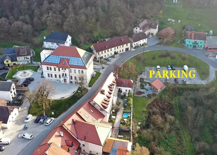 Honeybee - Hisa Kranjske Cebele *