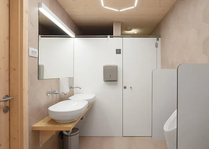 Honeybee - Hisa Kranjske Cebele